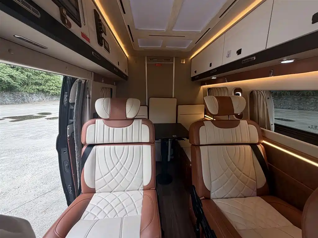 Ford Transit T8 2024 T8 2.3T Diesel Automatic Medium Wheelbase Medium Roof 6-Seat Multi-Purpose Version (2/2/2 seating) фото 7