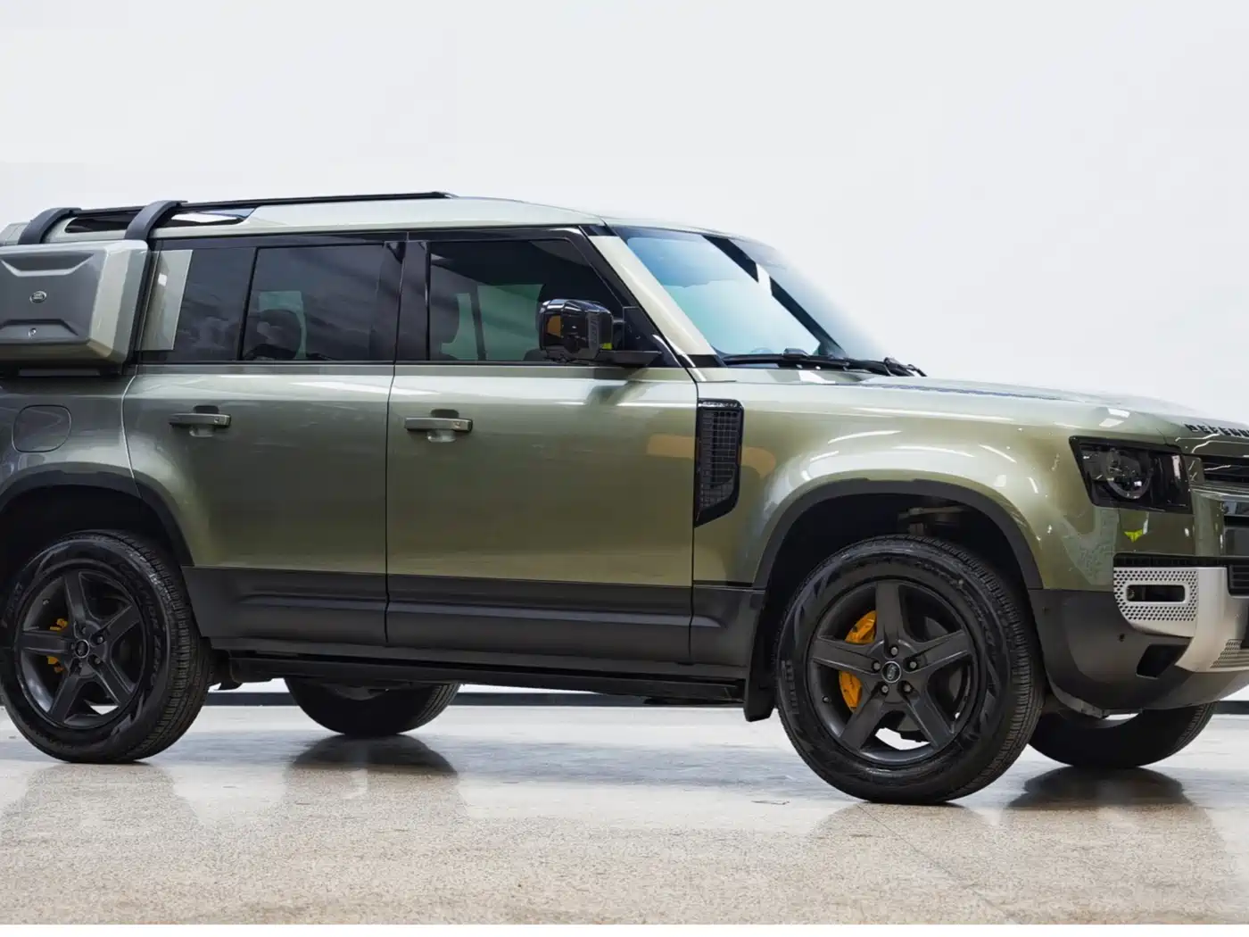 Land Rover Defender 2020 Model 110 P400 HSE фото 3