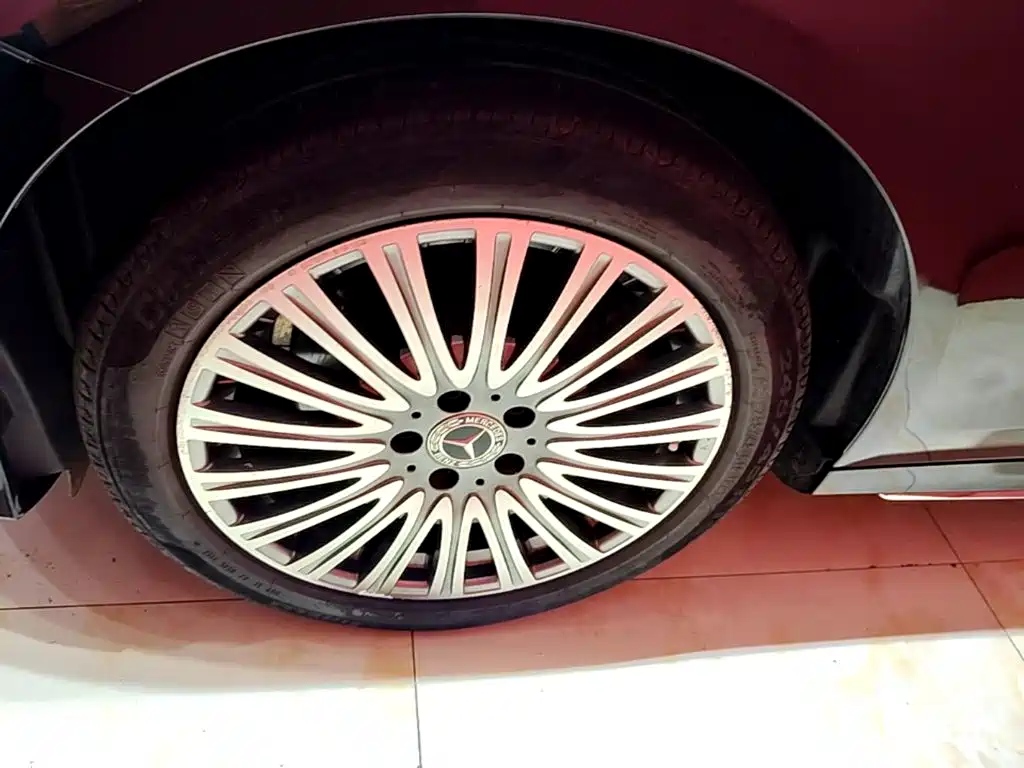 Фото 23 - Mercedes-Benz E-Class