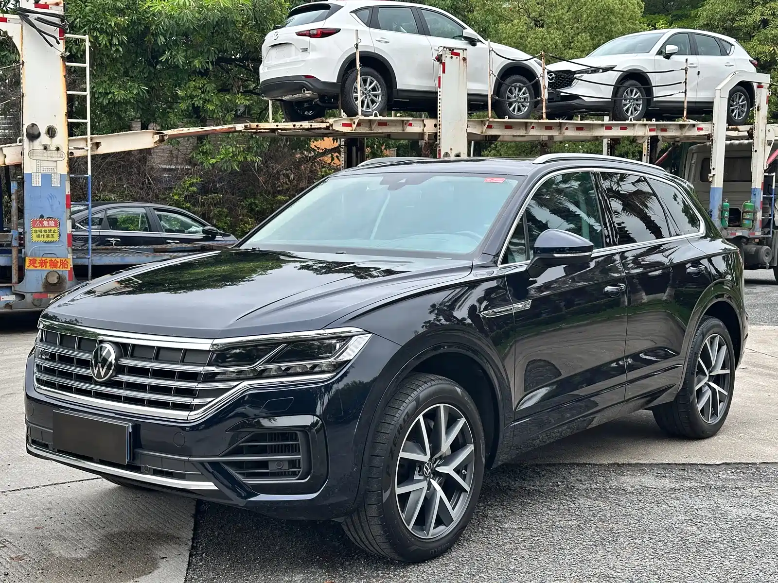 Фото 1 - Volkswagen Touareg