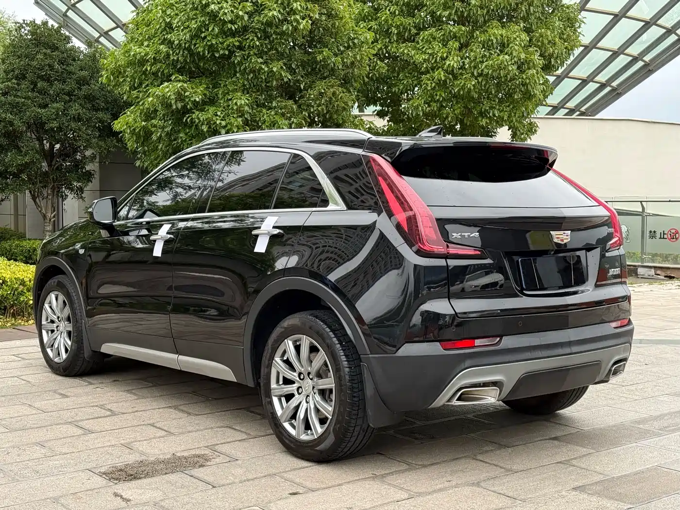 CADILLAC XT4