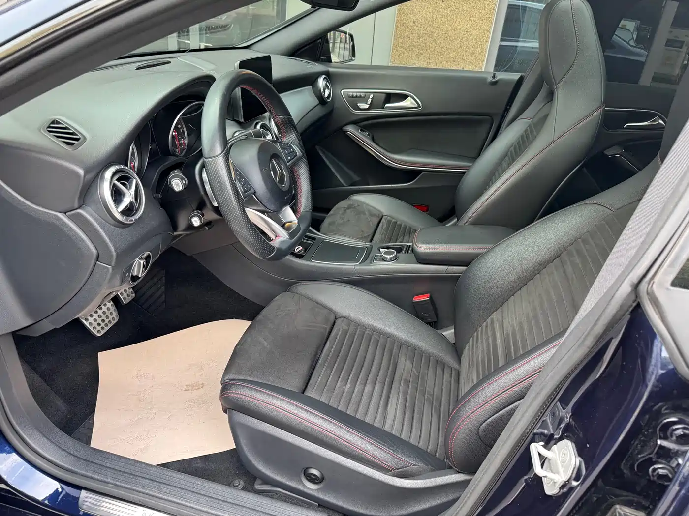 Mercedes-Benz CLA (Import) 2017 CLA 220 4MATIC фото 7