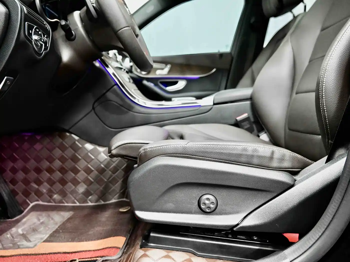 Mercedes-Benz GLC 2022 Model GLC 260 L 4MATIC Luxury Edition фото 13