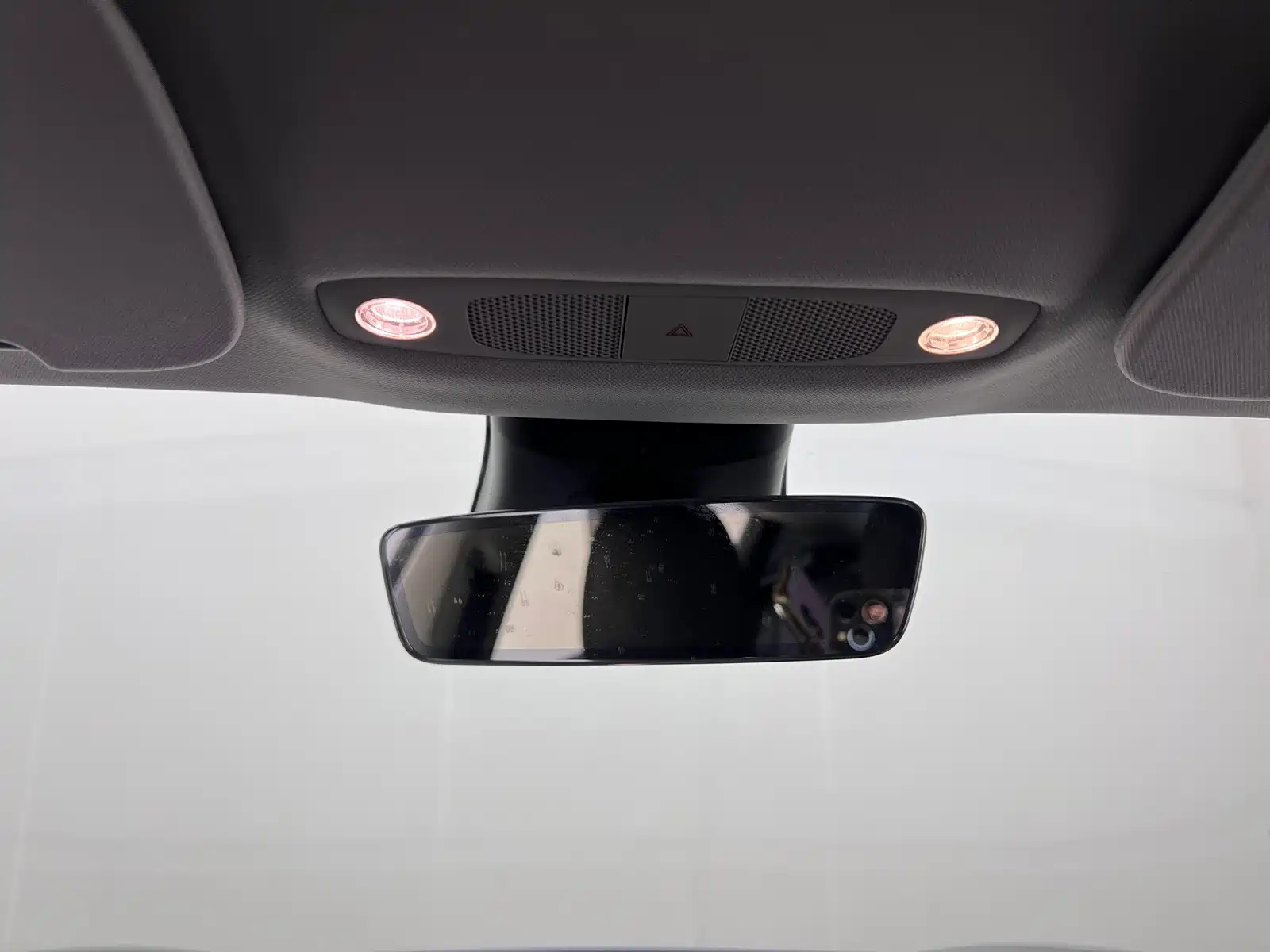 Фото 24 - Tesla Model 3