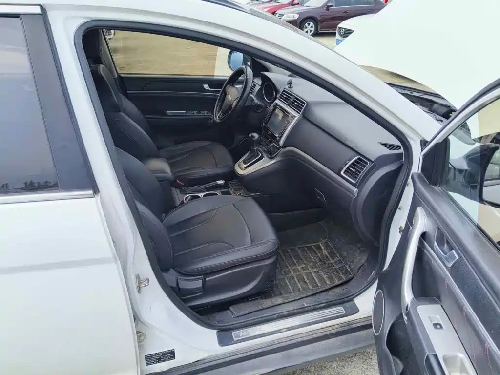 Photo 13 - Haval H6