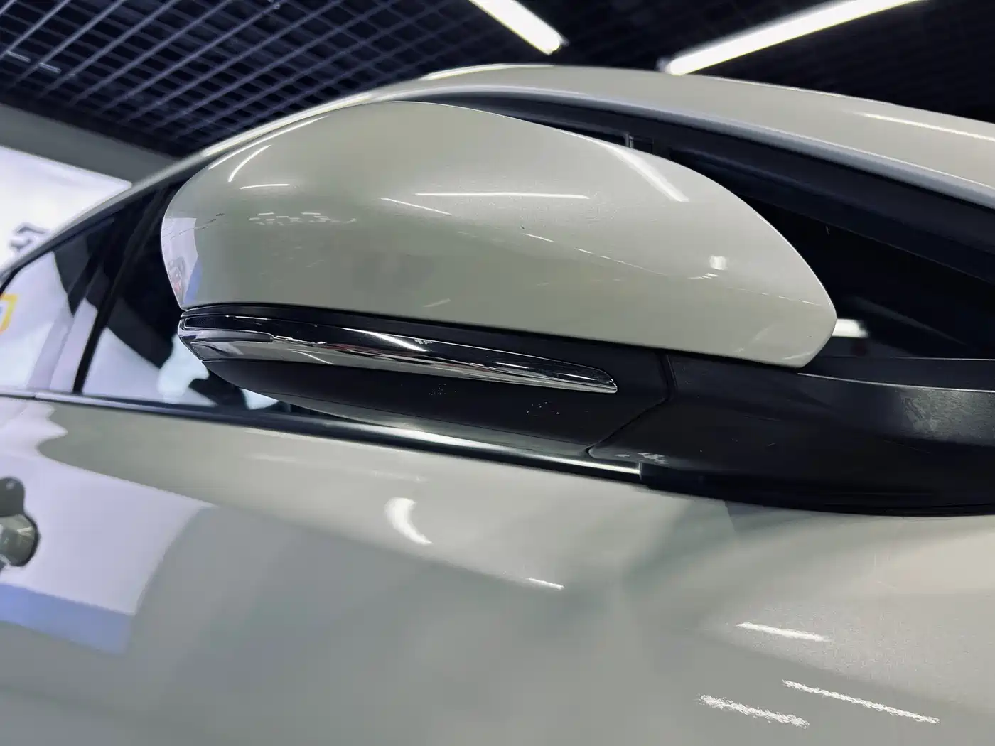 Toyota C-HR 2021 2.0L Luxury Edition фото 6