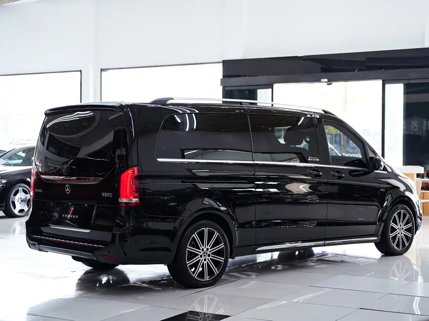 Mercedes-Benz V-Class 2024 2022 V 260 L Long Wheelbase Luxury Edition
