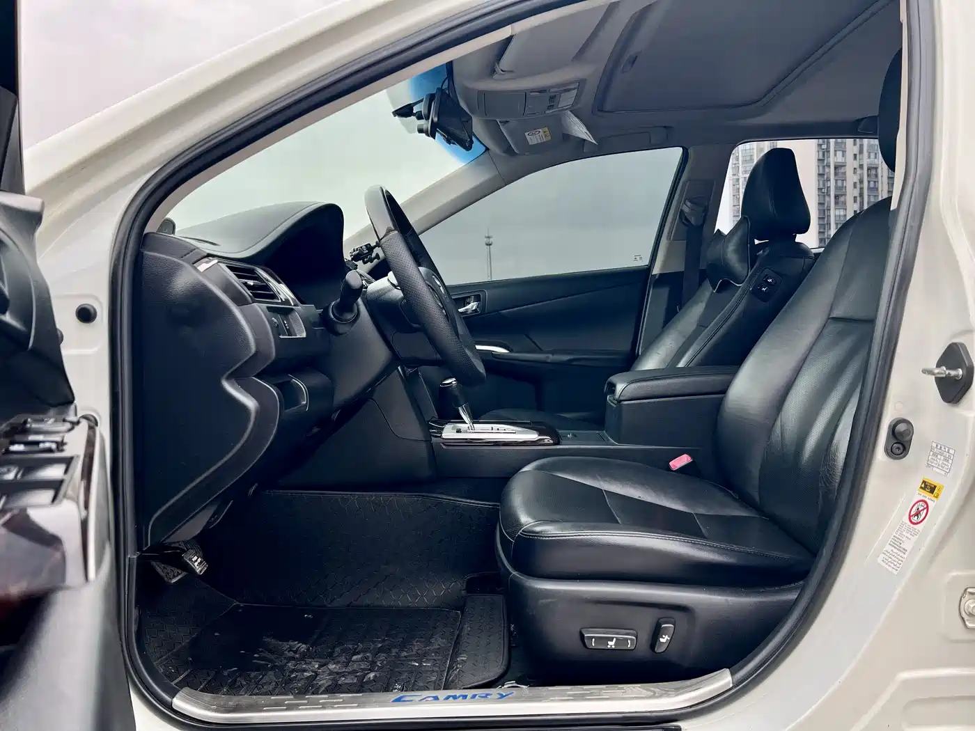 Toyota Camry 2015 2.0G Leading Edition фото 4