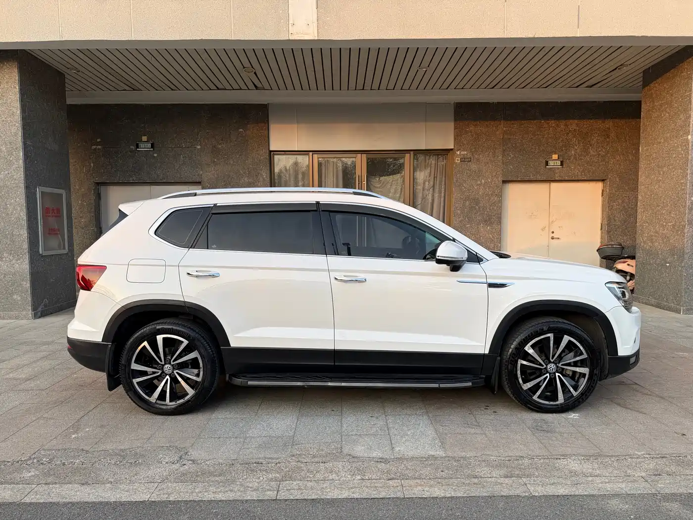 Volkswagen Tharu 2019 280TSI 2WD Flagship Edition China V фото 5