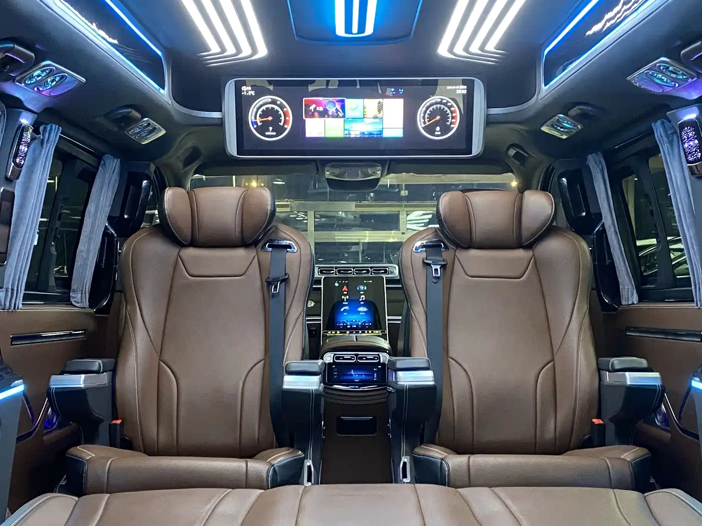 Mercedes-Benz Vito 2023 2.0T Business 7-Seater фото 14