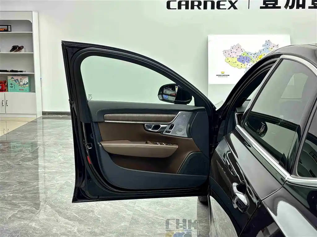 VOLVO S90 PLUG IN HYBRID