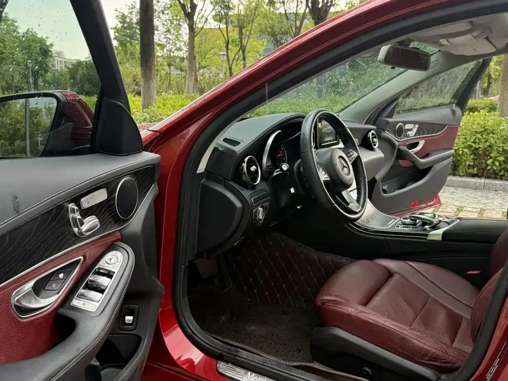Фото 4 - Mercedes-Benz C-Class