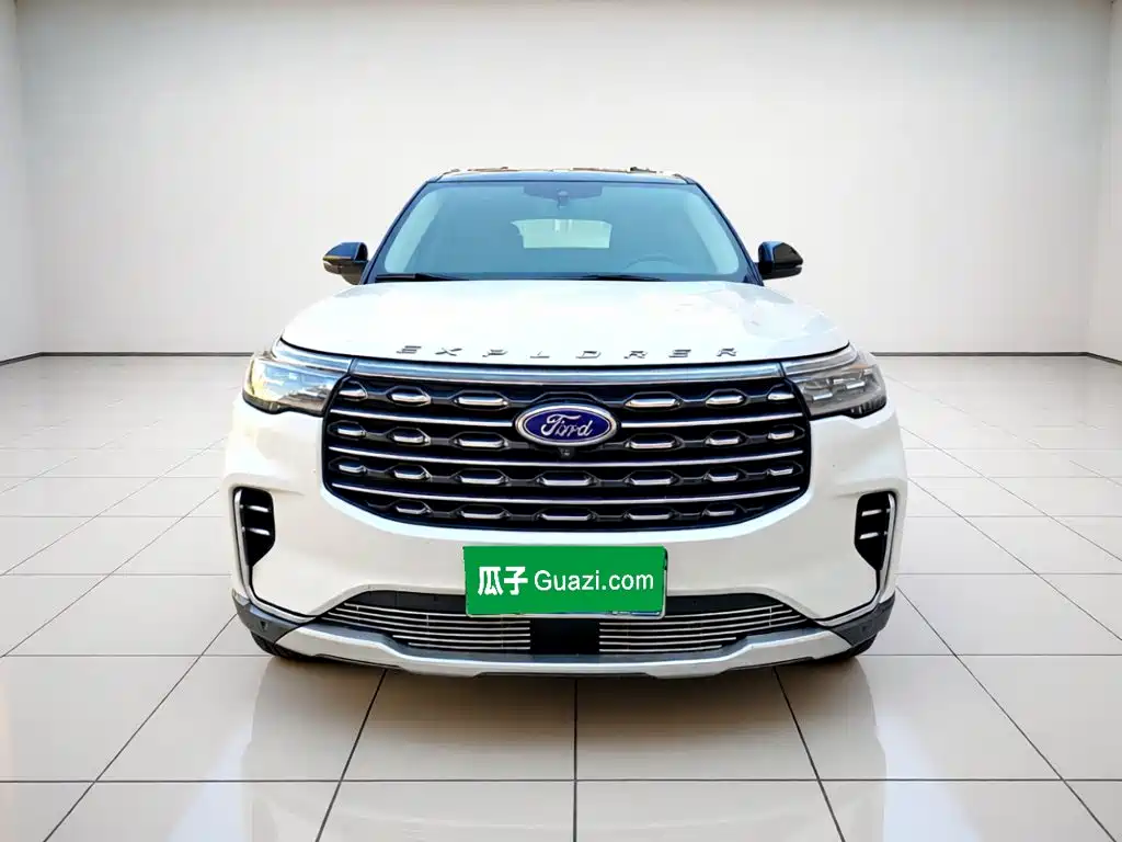 Фото 24 - Ford Explorer