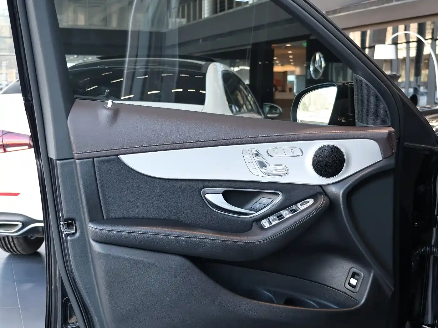 Mercedes-Benz GLC 2022 Model GLC 260 L 4MATIC Dynamic Edition фото 12