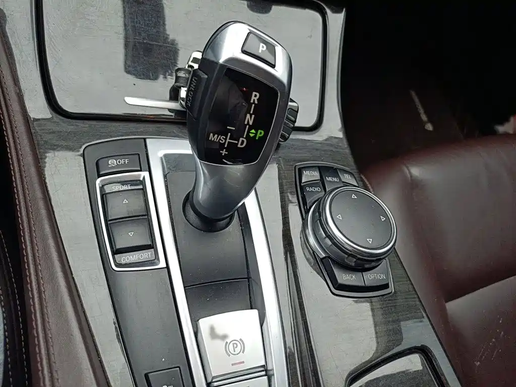 BMW 5 Series 2014 525Li Luxury Design Package фото 7