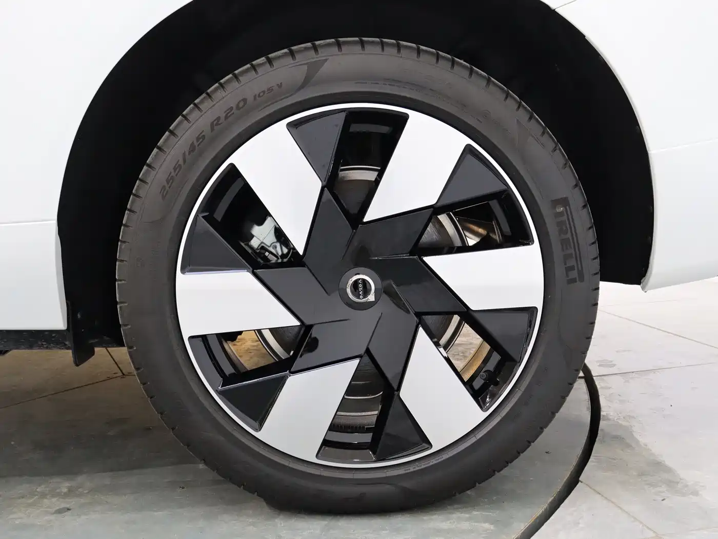 VOLVO XC60 PLUG IN HYBRID