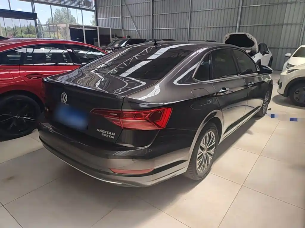 VOLKSWAGEN SAGITAR