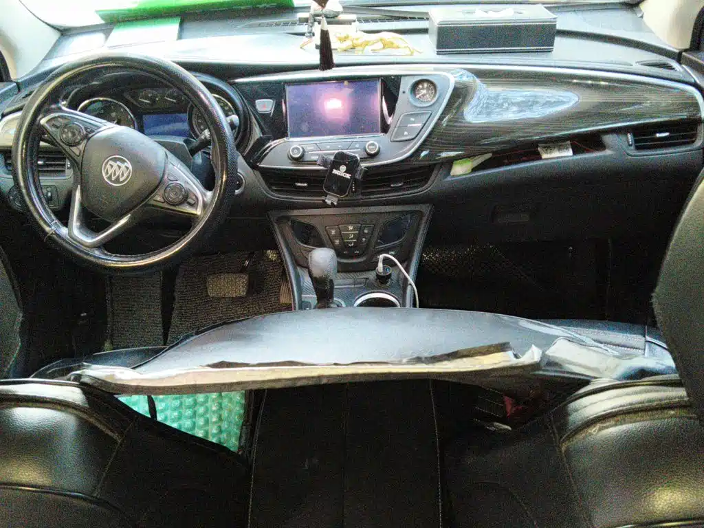 Фото 10 - Buick Envision Plus