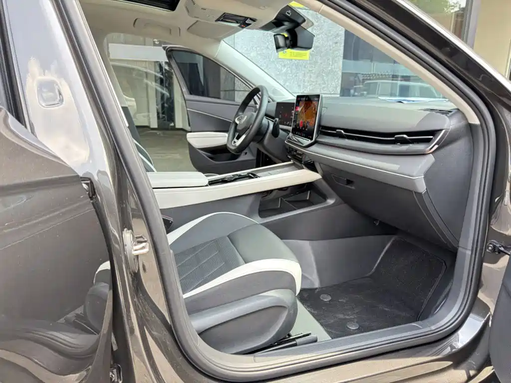 Volkswagen Sagitar 2026 2025 300TSI DSG Mid-range Edition