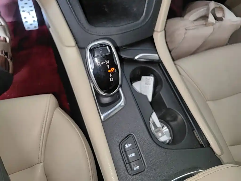 Фото 14 - Cadillac XT5