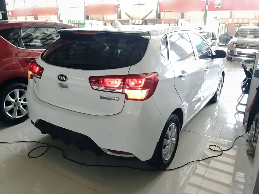 Kia K2 2016 2015 Hatchback 1.4L AT GLS Cool Edition