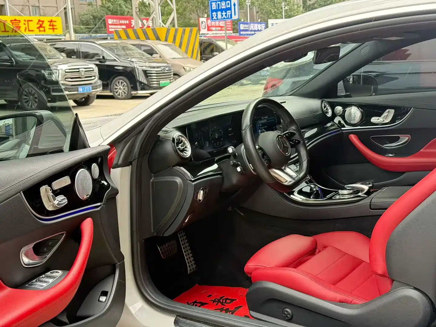 Фото 4 - Mercedes-Benz E-Class (Import)