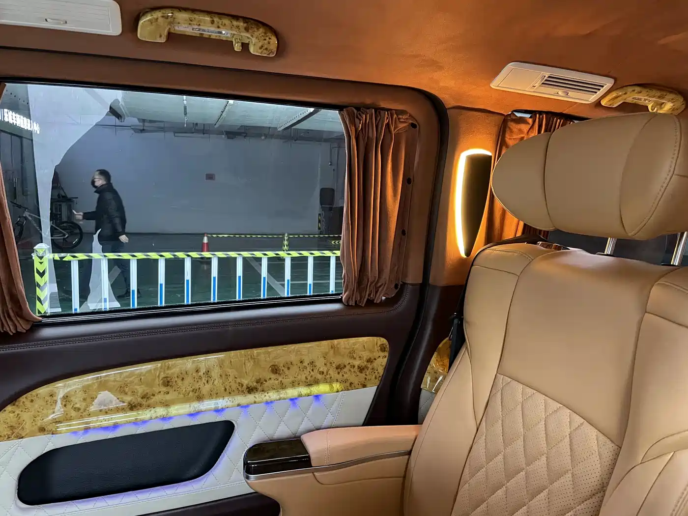 Mercedes-Benz Vito 2020 2.0T Business Edition (7-seater) фото 12