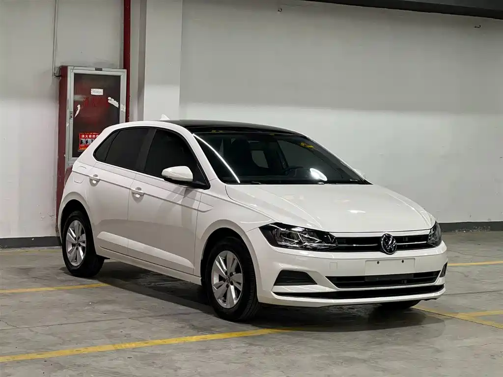 Volkswagen Polo 2021 Plus 1.5L Automatic Panorama Enjoyment Edition фото 3