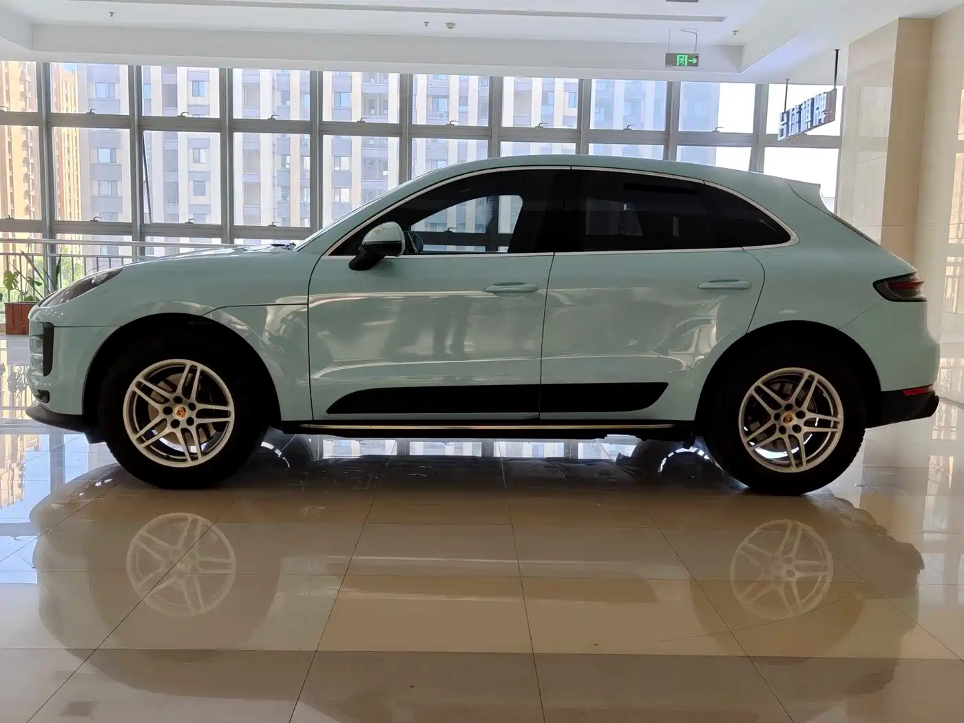 Porsche Macan 2018 Macan 2.0T фото 2