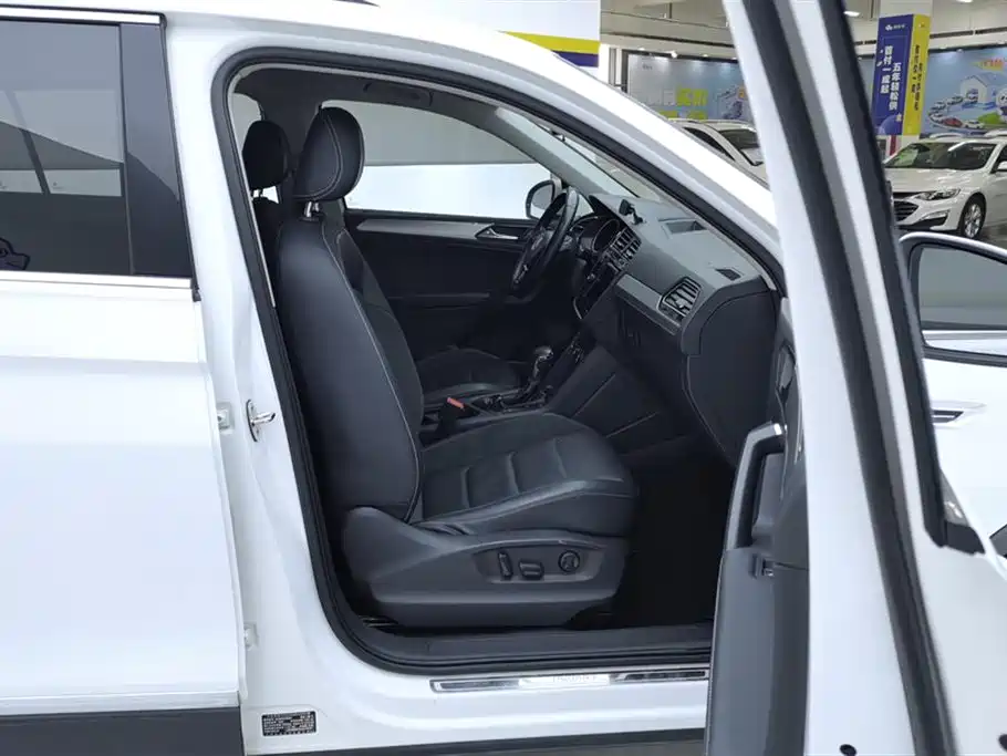Volkswagen Tiguan L 2018 280TSI Automatic 2WD Comfort фото 8