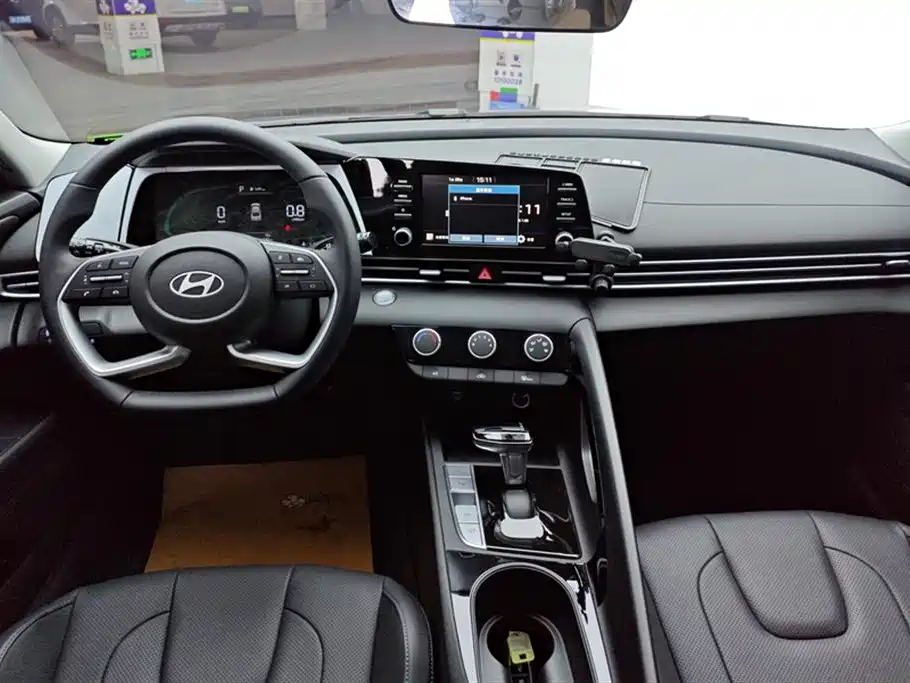 Hyundai Elantra 2023 1.5L CVT GLX Elite Edition фото 12