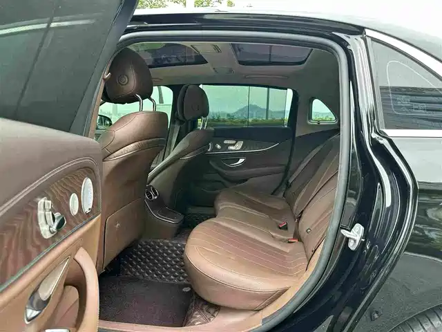 Mercedes-Benz E-Class 2021 E 300 L Luxury — фото 4
