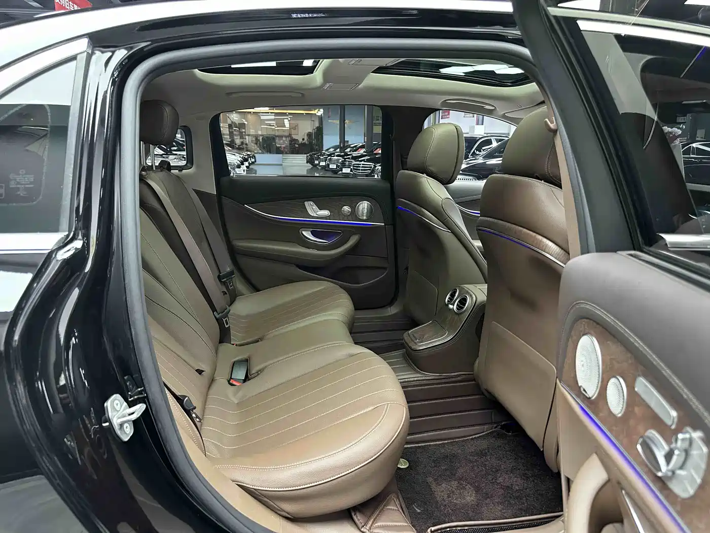 Mercedes-Benz E-Class 2022 Facelift III E 300 L Luxury фото 9