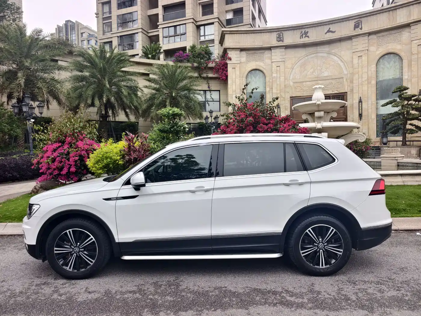 Volkswagen Tiguan L 2021 330TSI Automatic 2WD Smart фото 4