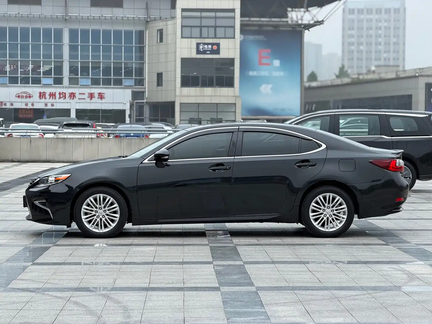 Lexus ES 2015 200 Elite Edition фото 9