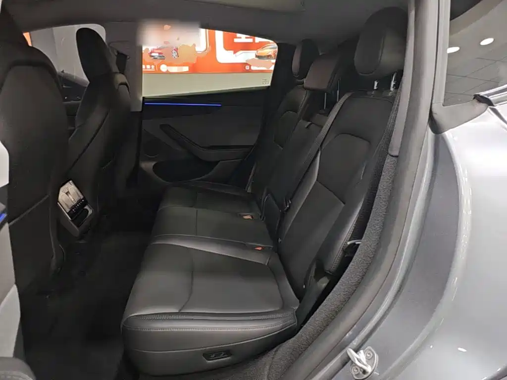 Tesla Model Y 2026 2025 Rear-Wheel Drive