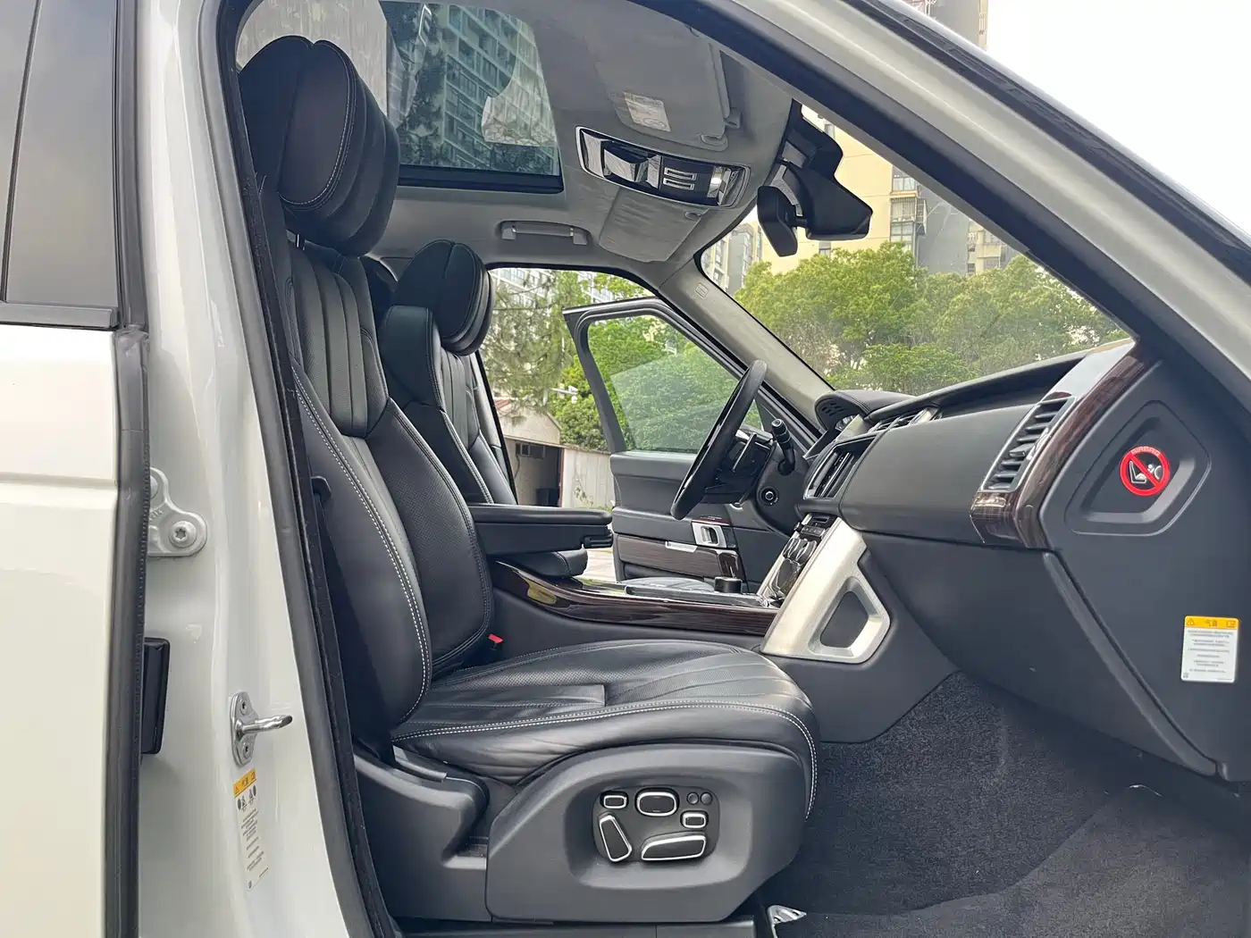 Land Rover Range Rover 2015 5.0 SC V8 AB Prestigious Genesis Extended Edition фото 12