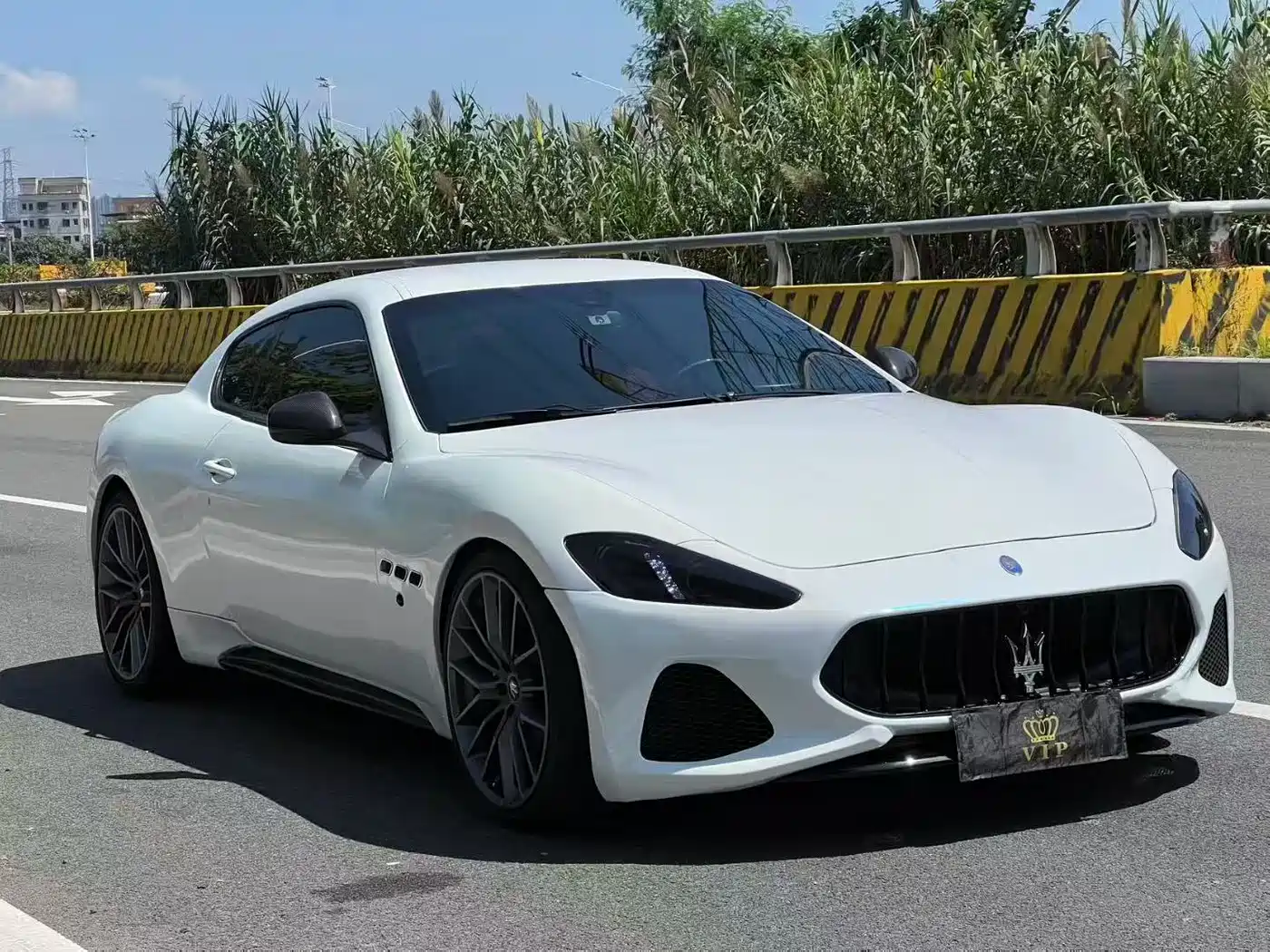 Maserati GranTurismo 2018 2007 4.2L Standard