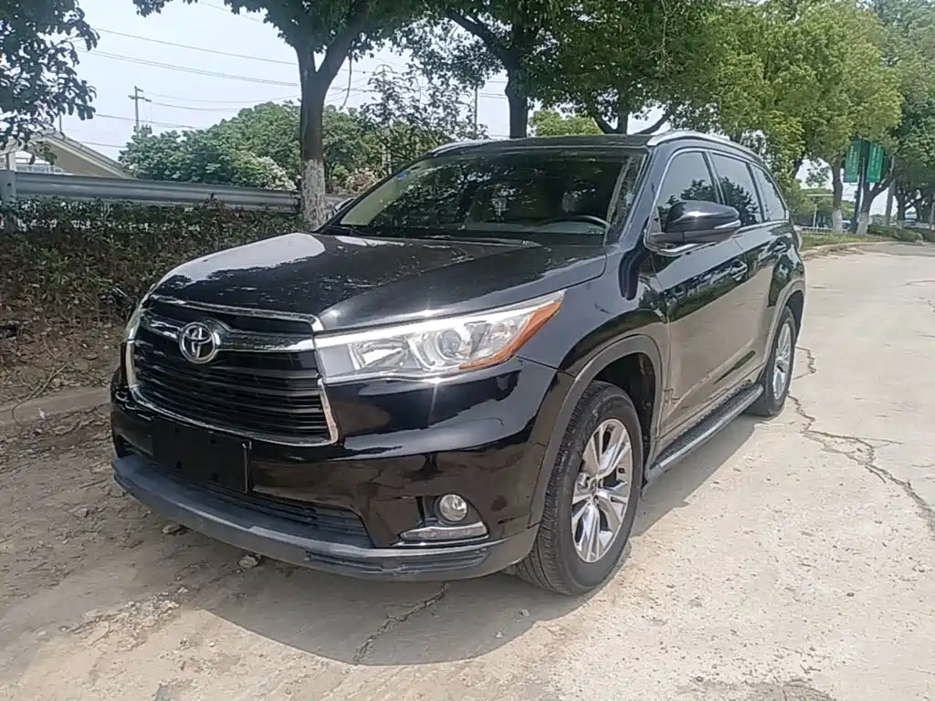 Фото 2 - Toyota Highlander