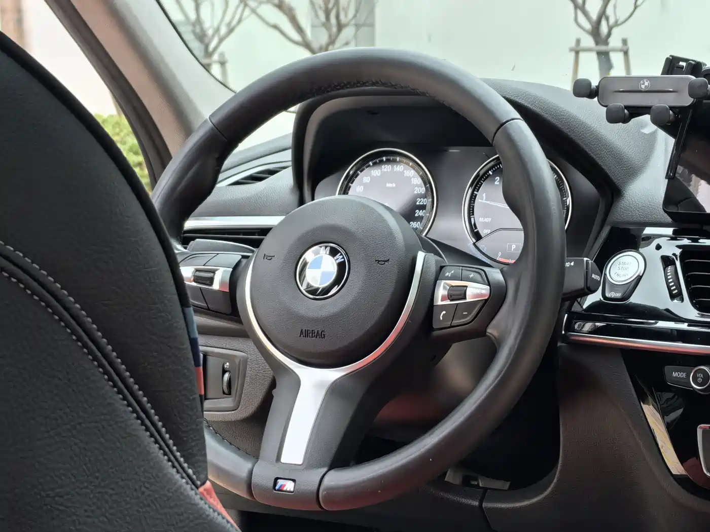 BMW 1 Series 2023 125i M Sport Shadow Edition фото 13