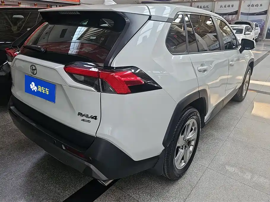 Toyota RAV4 Rongfang 2021 2.0L CVT 4WD Trend фото 3