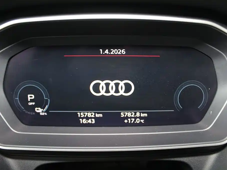 AUDI Q4 E TRON