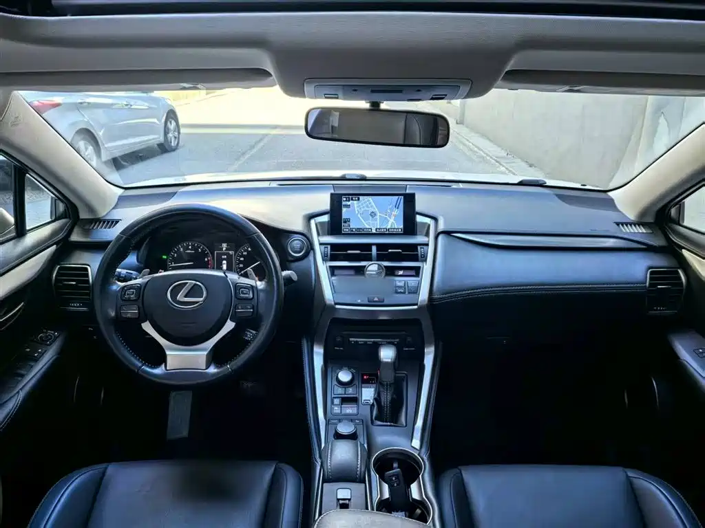 Lexus NX 2015 200t AWD F Sport фото 13