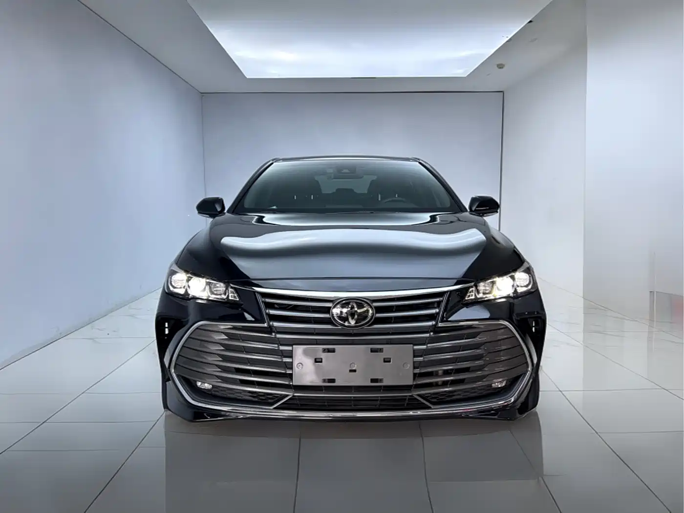Toyota Avalon 2021 2.5L Luxury Edition фото 2