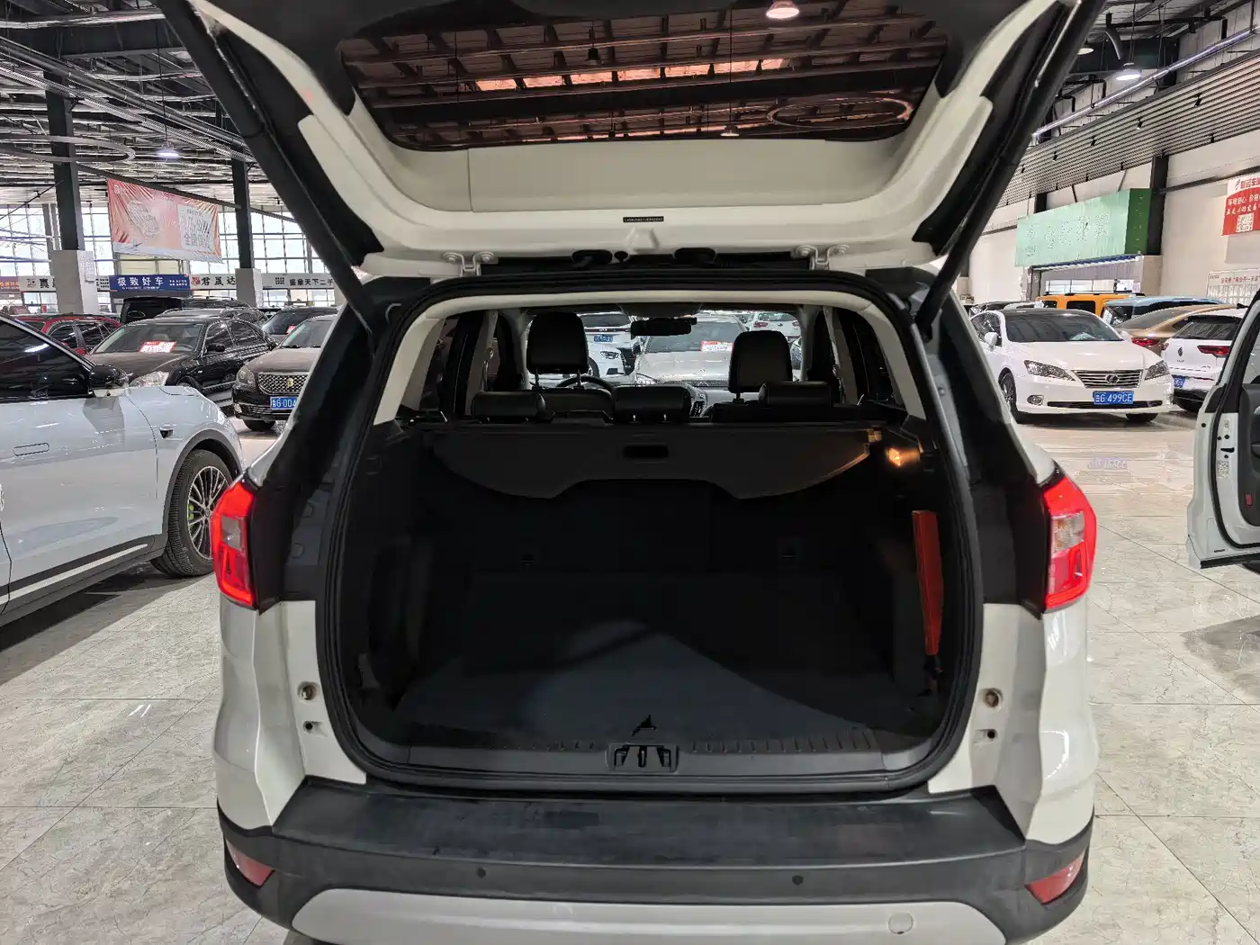 Ford Kuga 2019 2018 EcoBoost 245 AWD Luxury Wing