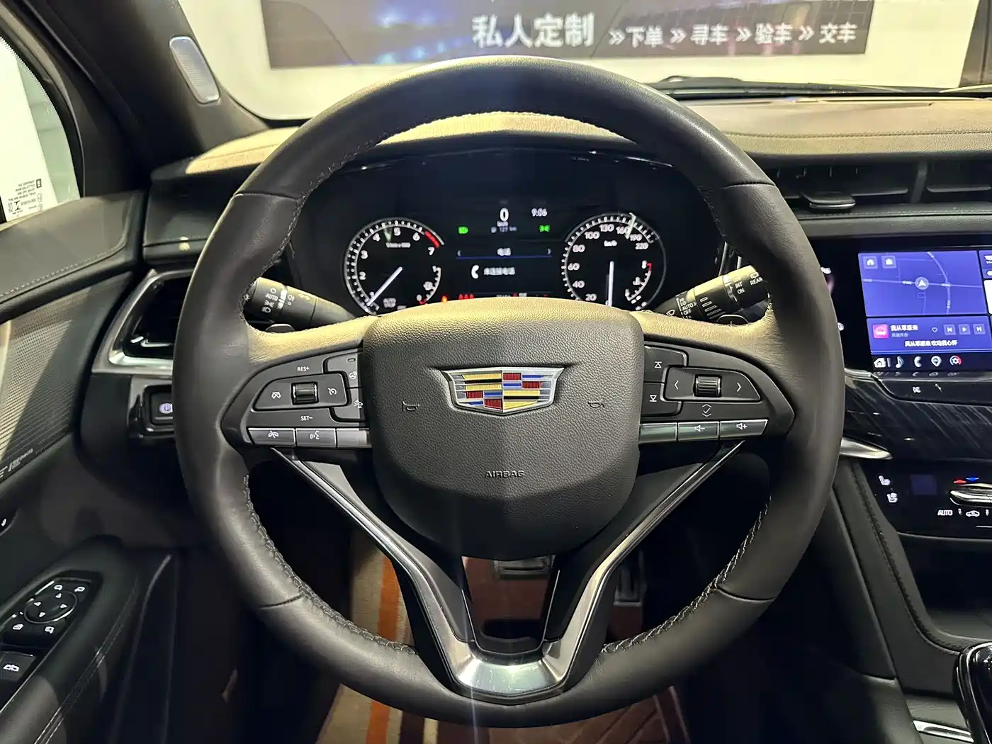 CADILLAC XT6