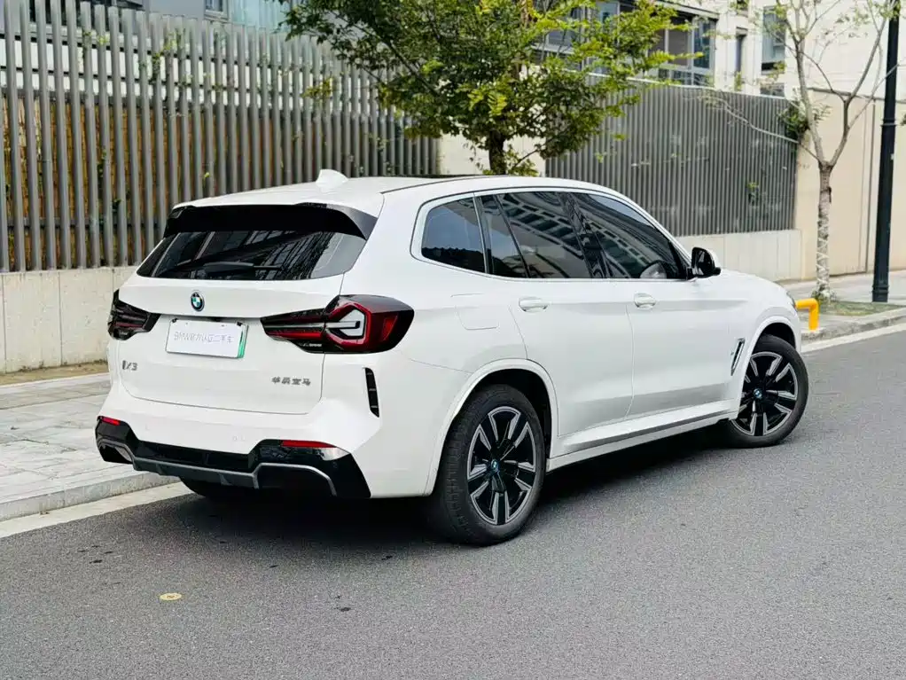 Фото 3 - BMW iX3