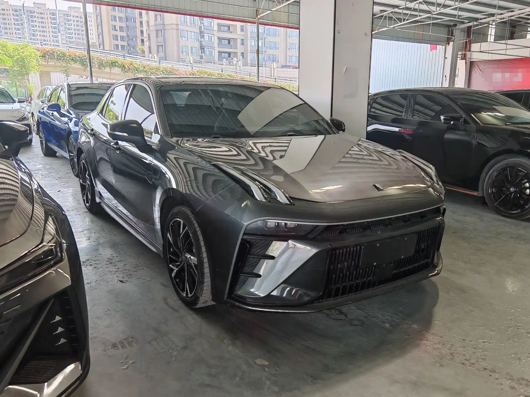 Фото 3 - Lynk & Co 03
