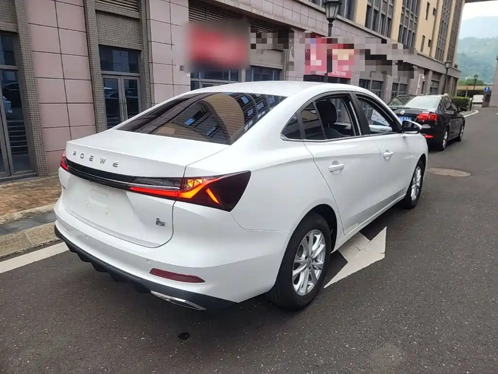Roewe i5 2025 2023 1.5L CVT Luxury Edition