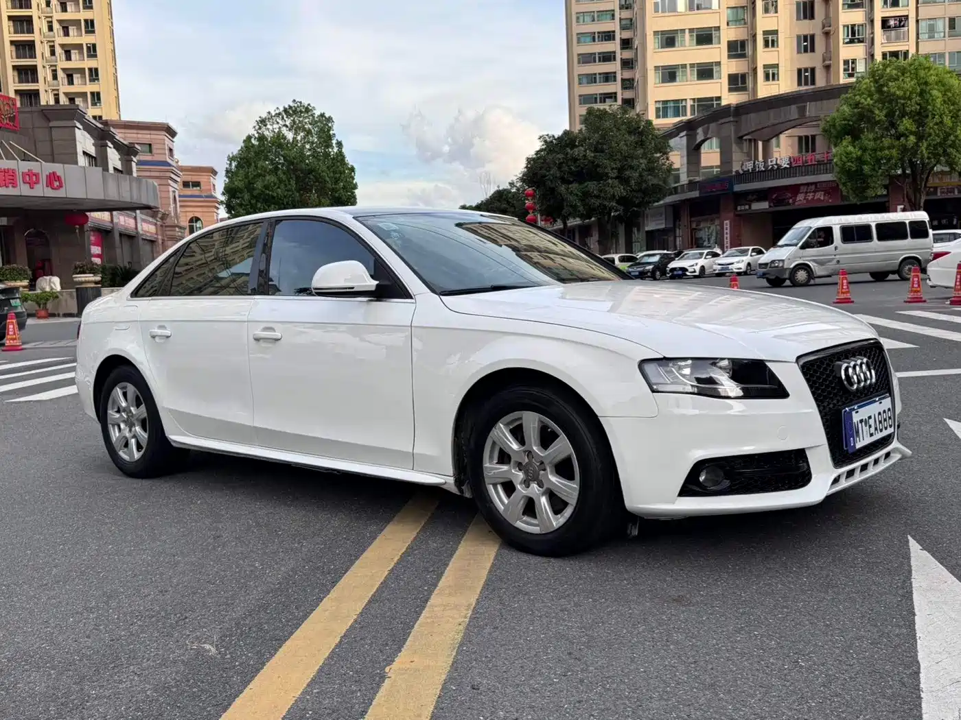 Фото 5 - Audi A4L